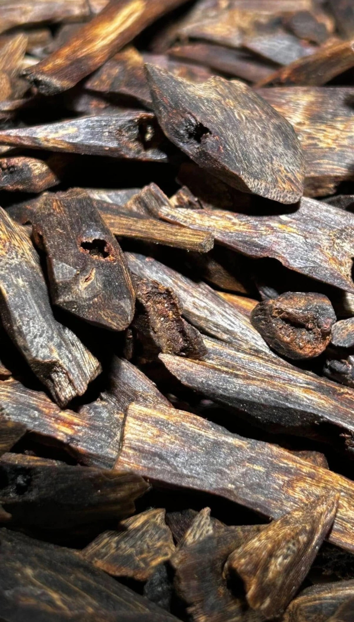 Kynam Oud 5A grade Natural Agarwood Rich and Sticky Full of Oil (China) 12G