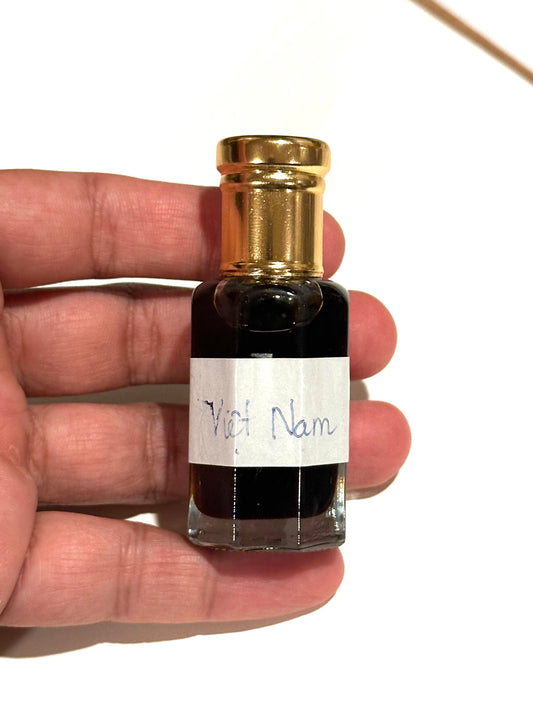 Pure Agarwood Oud Oil( Vietnam) 3ml